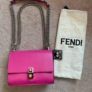 FENDI Pink Leather
Shoulder Bag